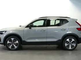 Volvo XC40 (2023) thumbnail 3