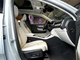 Volvo XC40 (2023) thumbnail 4