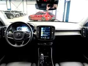 Volvo XC40 (2021) thumbnail 2