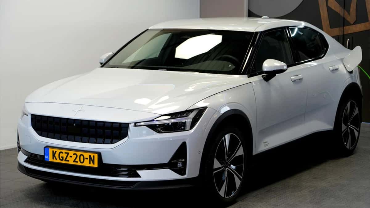 Polestar 2 (2023) — foto 1