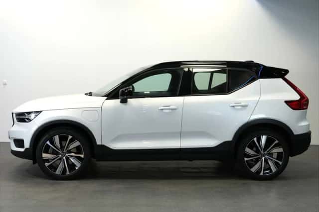 Volvo XC40 (2022) thumbnail 3