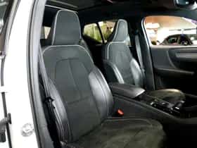 Volvo XC40 (2022) thumbnail 4