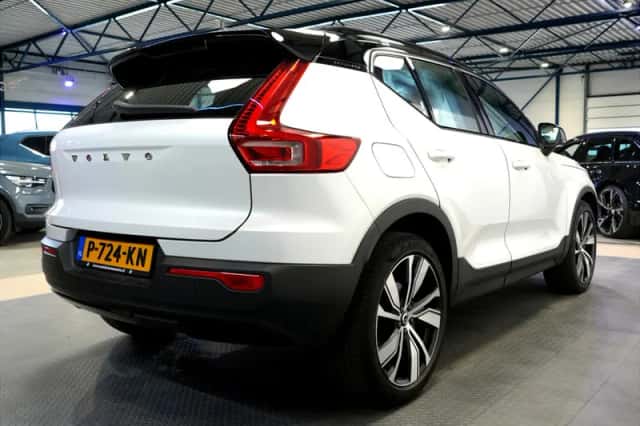 Volvo XC40 (2022) thumbnail 5