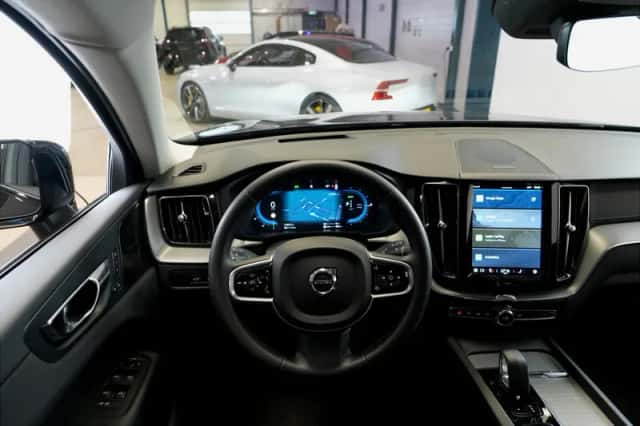Volvo XC60 (2025) thumbnail 3