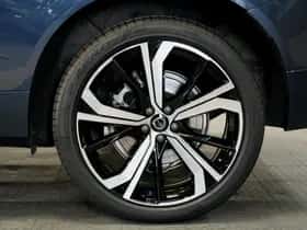 Volvo XC60 (2025) thumbnail 9