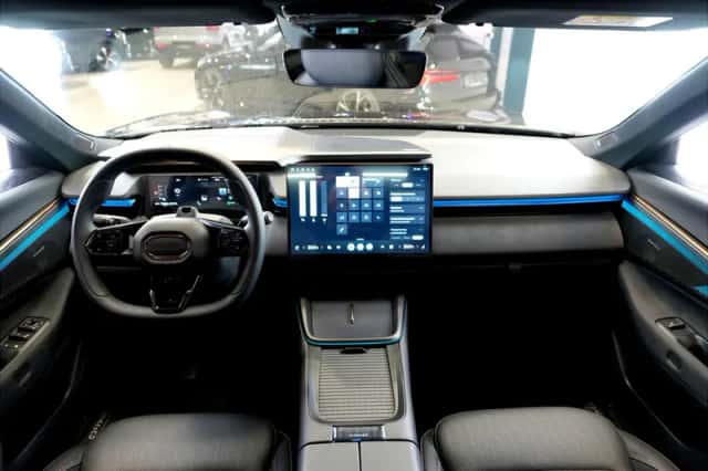 Lynk & Co 08 (2026) thumbnail 2