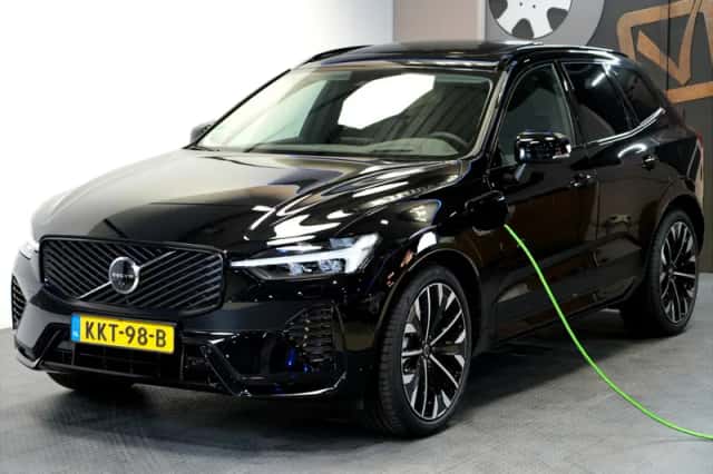 Volvo XC60 (2025) thumbnail 1
