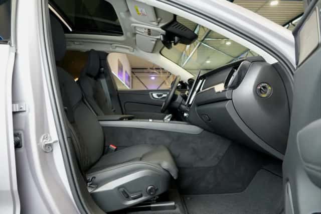 Volvo XC60 (2025) thumbnail 4