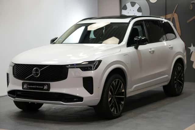 Volvo XC90 (2025) thumbnail 1