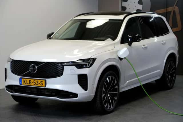 Volvo XC90 (2025) thumbnail 1