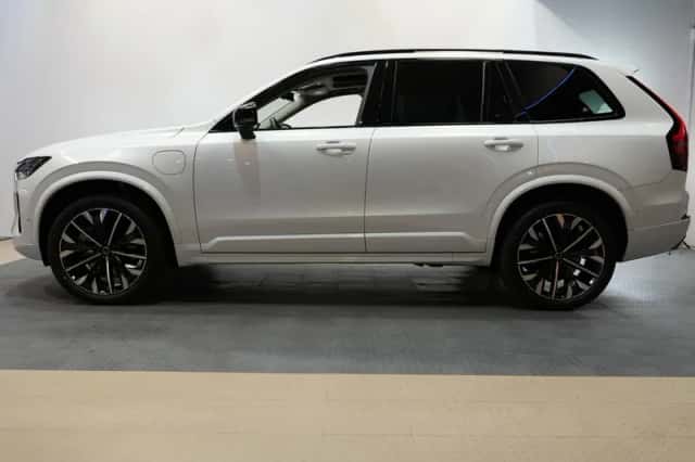 Volvo XC90 (2025) thumbnail 3