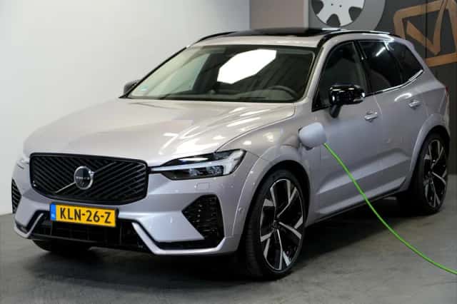 Volvo XC60 (2025) thumbnail 1
