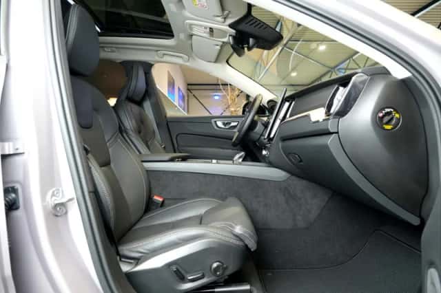 Volvo XC60 (2025) thumbnail 4