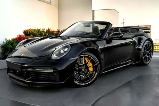 Porsche 911 (2022) thumbnail 1