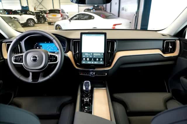 Volvo XC60 (2026) thumbnail 2