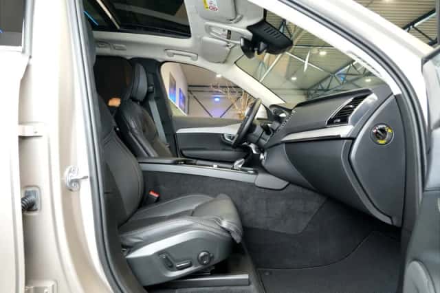 Volvo XC90 (2023) thumbnail 4