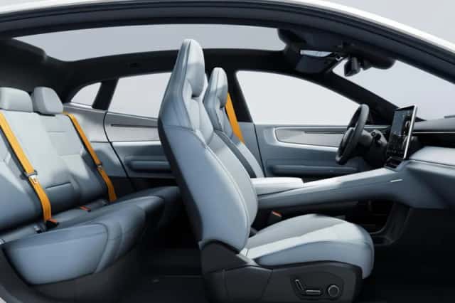 Polestar 4 (2024) thumbnail 2
