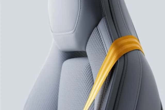 Polestar 4 (2024) thumbnail 4