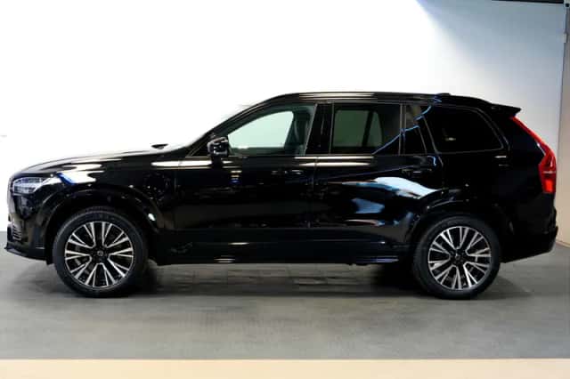 Volvo XC90 (2023) thumbnail 3