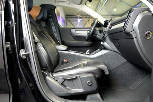 Volvo XC40 (2022) thumbnail 4
