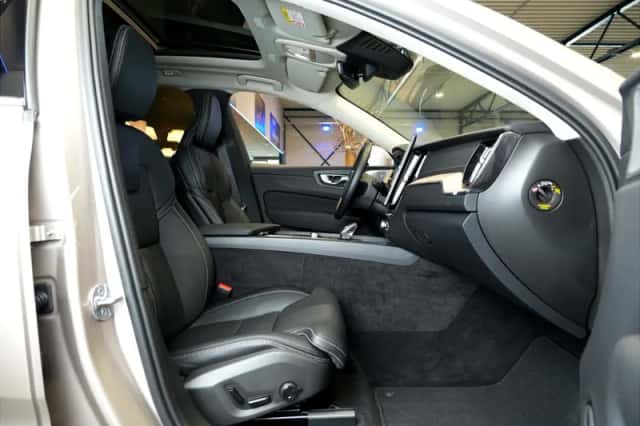 Volvo XC60 (2025) thumbnail 4