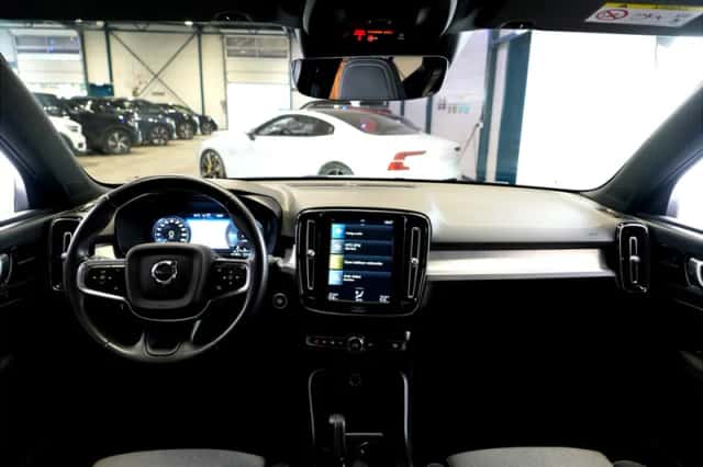 Volvo XC40 (2021) thumbnail 2