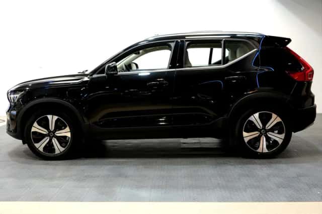 Volvo XC40 (2022) thumbnail 3