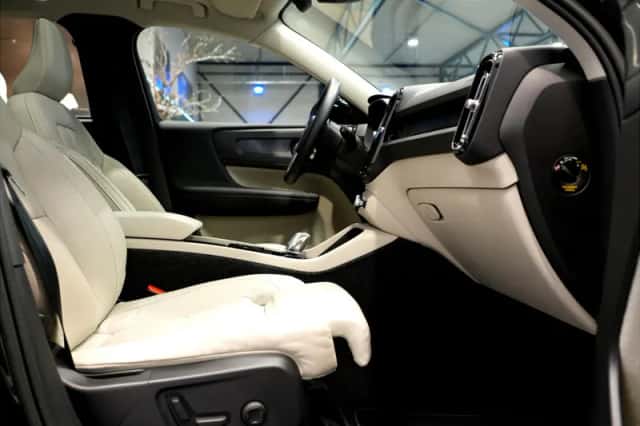 Volvo XC40 (2022) thumbnail 4