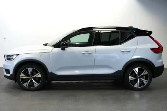 Volvo XC40 (2022) thumbnail 3