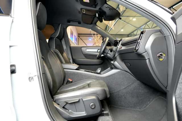 Volvo XC40 (2022) thumbnail 4