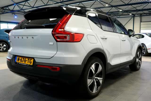 Volvo XC40 (2022) thumbnail 5