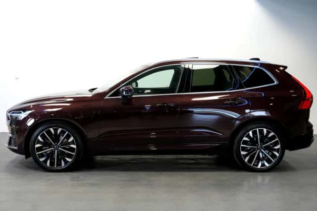 Volvo XC60 (2025) thumbnail 3
