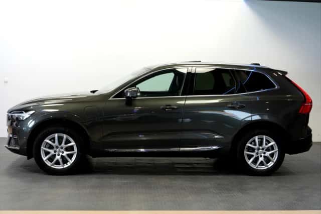 Volvo XC60 (2022) thumbnail 3