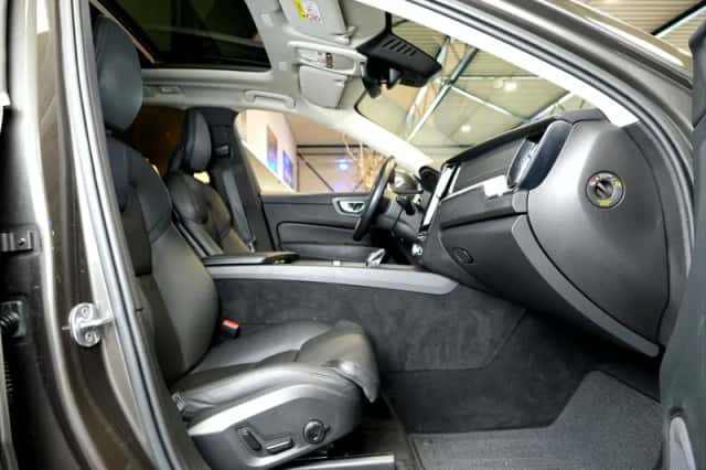 Volvo XC60 (2022) thumbnail 4