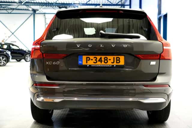 Volvo XC60 (2022) thumbnail 5