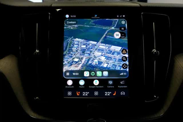 Volvo XC60 (2022) thumbnail 6