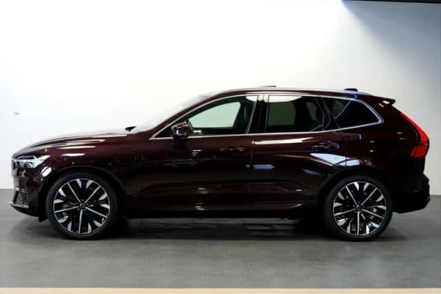 Volvo XC60 (2025) thumbnail 3