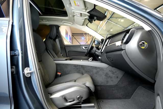 Volvo XC60 (2025) thumbnail 4