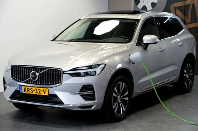 Volvo XC60 (2023) thumbnail 1
