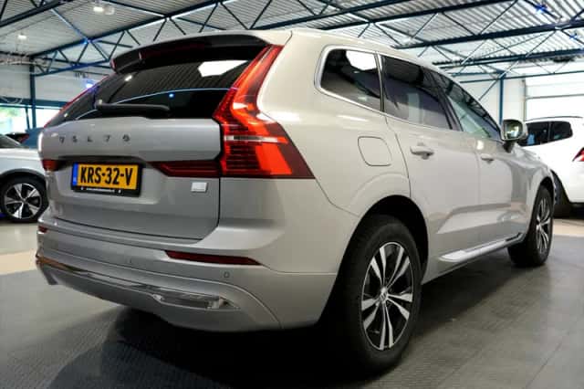 Volvo XC60 (2023) thumbnail 5