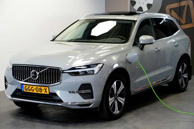 Volvo XC60 (2024) thumbnail 1