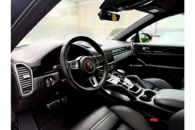 Porsche Cayenne (2020) thumbnail 2