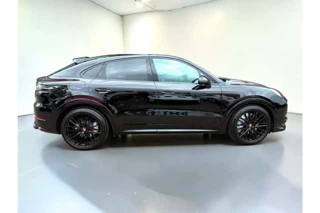 Porsche Cayenne (2020) thumbnail 3