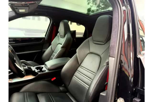 Porsche Cayenne (2020) thumbnail 4