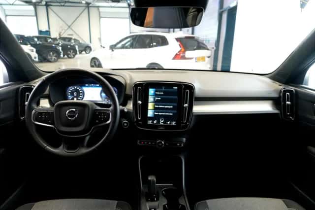 Volvo XC40 (2021) thumbnail 2