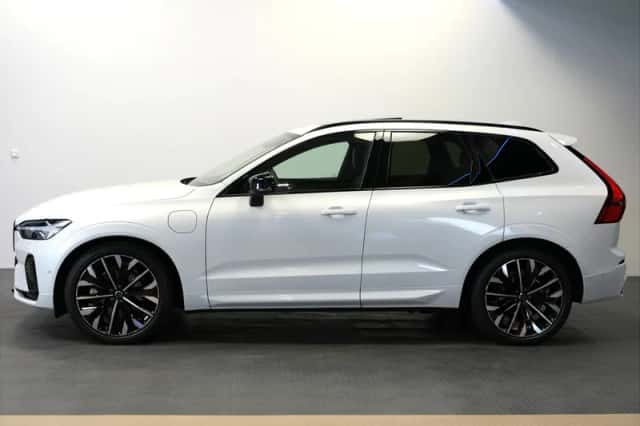 Volvo XC60 (2025) thumbnail 3