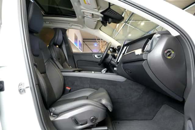 Volvo XC60 (2025) thumbnail 4