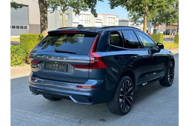 Volvo XC60 (2025) thumbnail 3