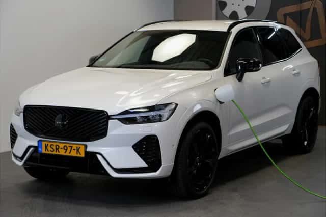 Volvo XC60 (2025) thumbnail 1