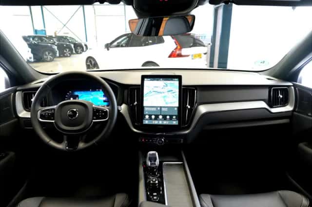Volvo XC60 (2025) thumbnail 2